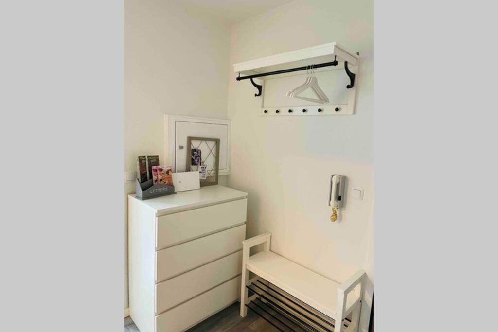 Stilvolles, Frisch Renoviertes 2Zi Apartment Mit Kueche Und Balkon In Kliniknaehe Bad Oeynhausen Luaran gambar