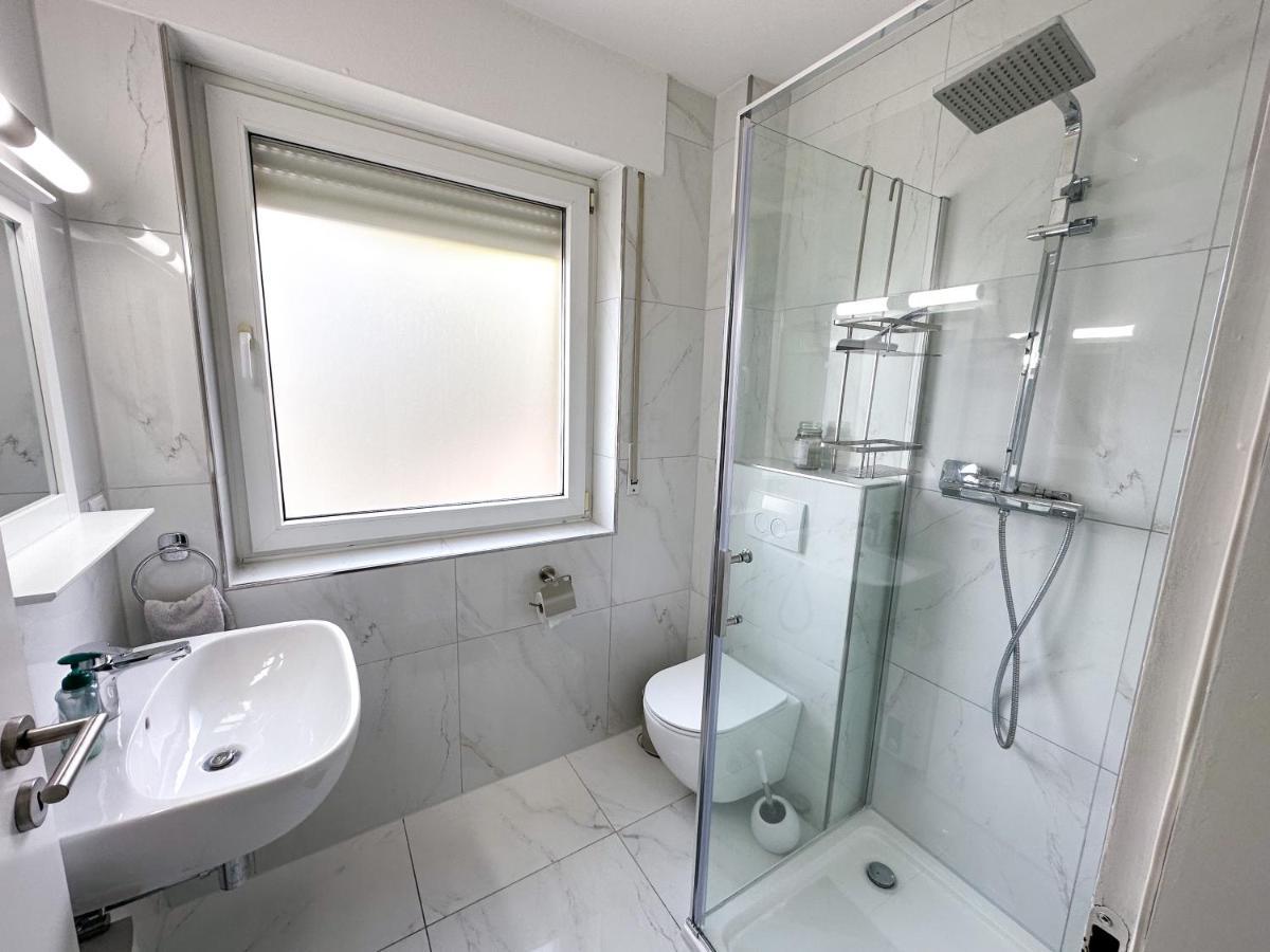 Stilvolles, Frisch Renoviertes 2Zi Apartment Mit Kueche Und Balkon In Kliniknaehe Bad Oeynhausen Luaran gambar